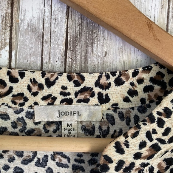 Jodifl Leopard Popover Blouse - Picture 6 of 6